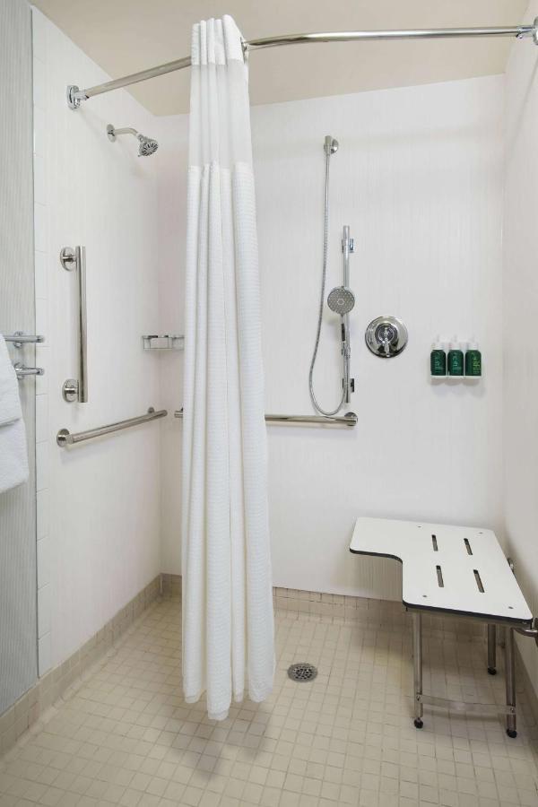 Mobility/Hearing Accessible Guestroom Two Queens Roll-In Shower